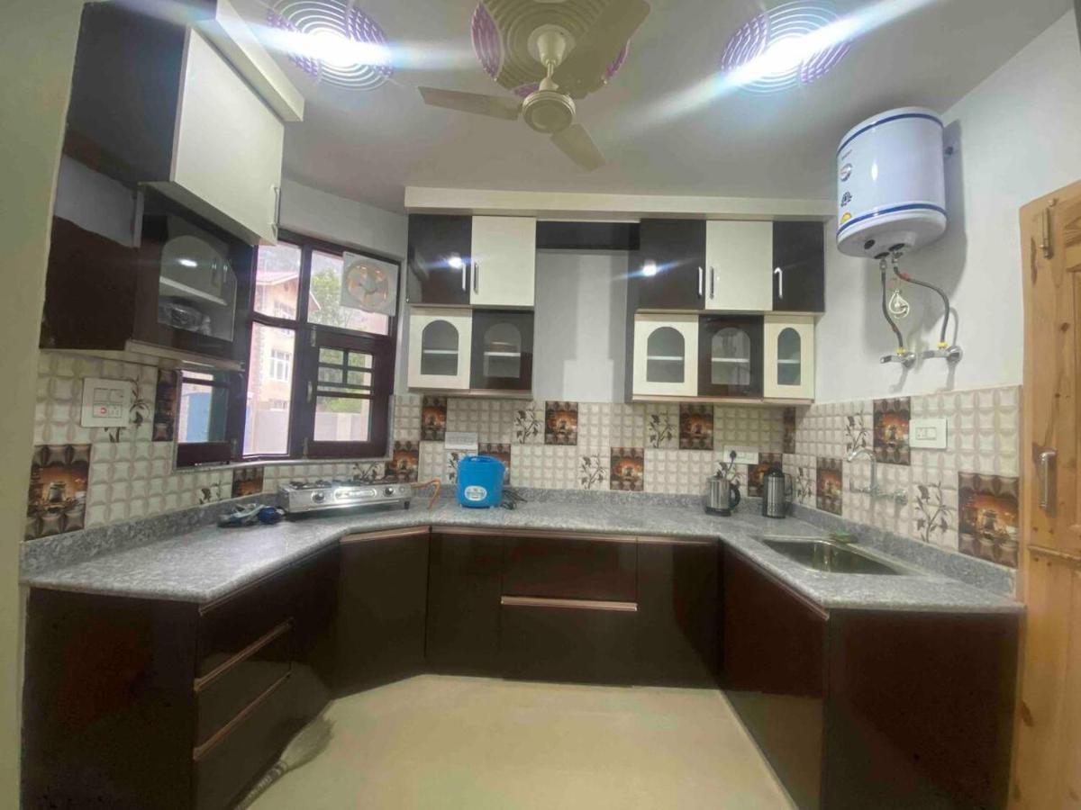 Penthouse Villa Srinagar  Luaran gambar