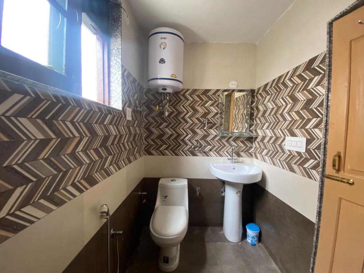 Penthouse Villa Srinagar  Luaran gambar