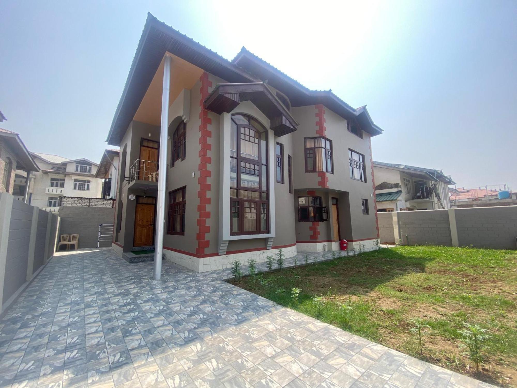 Penthouse Villa Srinagar  Luaran gambar
