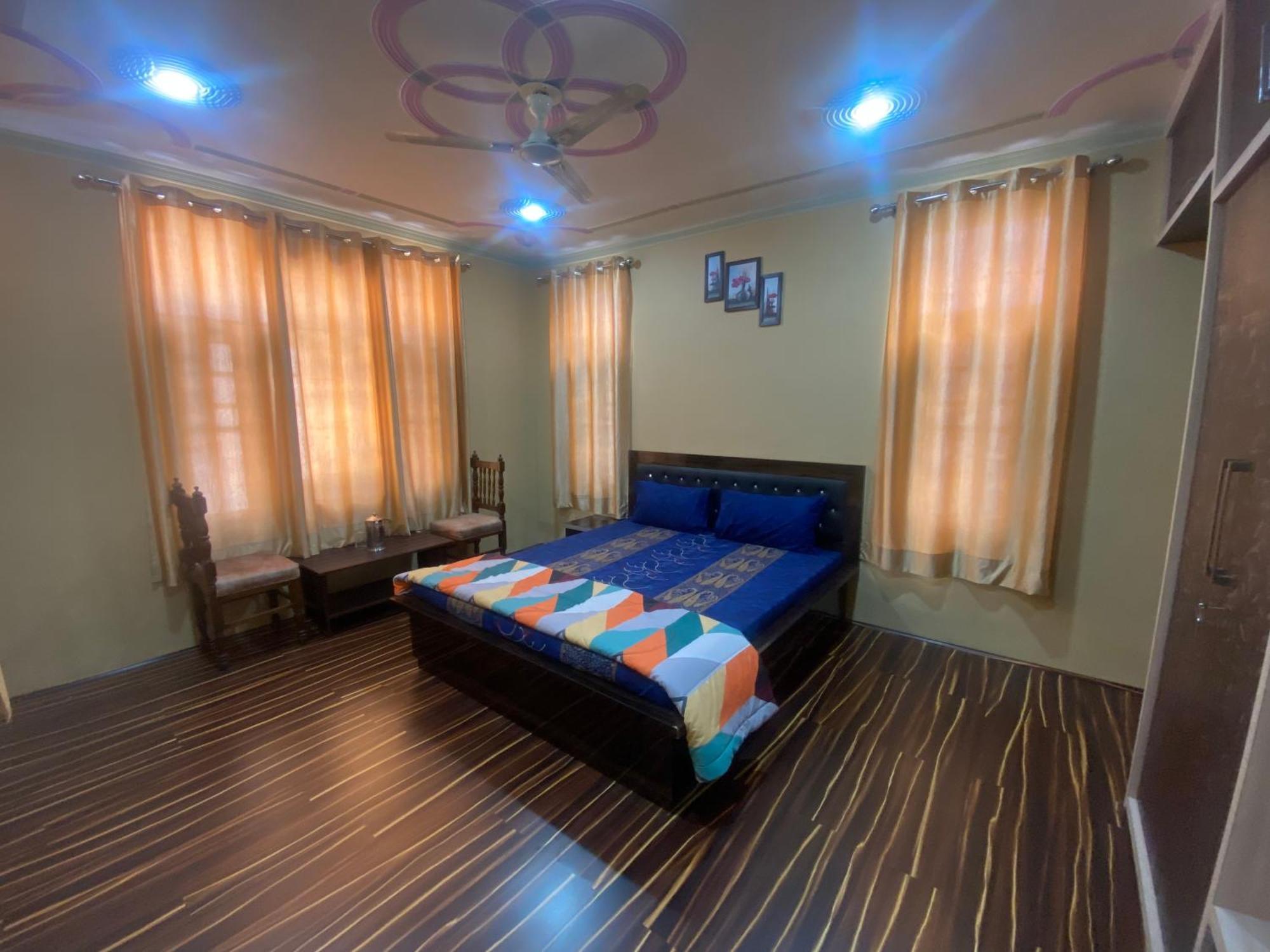 Penthouse Villa Srinagar  Luaran gambar