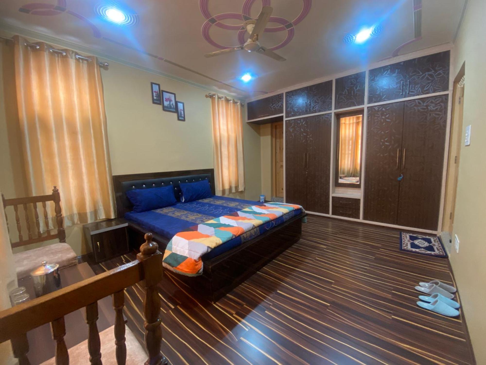 Penthouse Villa Srinagar  Luaran gambar